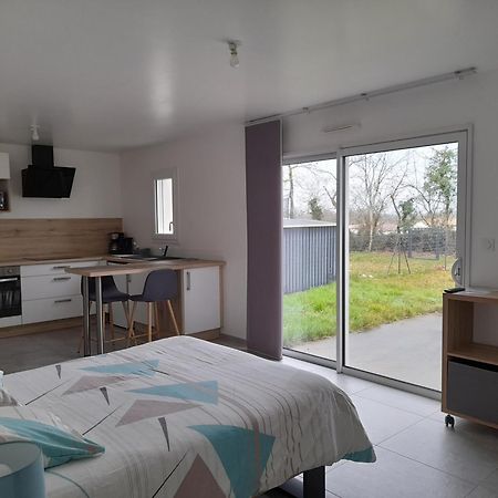 Studio Lumineux Avec Terrasse La Roche-sur-Yon Eksteriør bilde