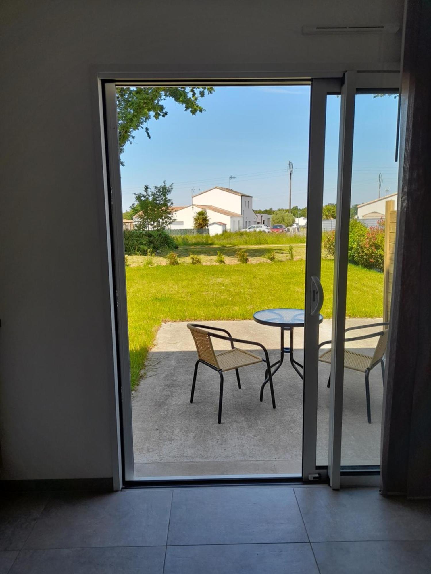 Studio Lumineux Avec Terrasse La Roche-sur-Yon Eksteriør bilde
