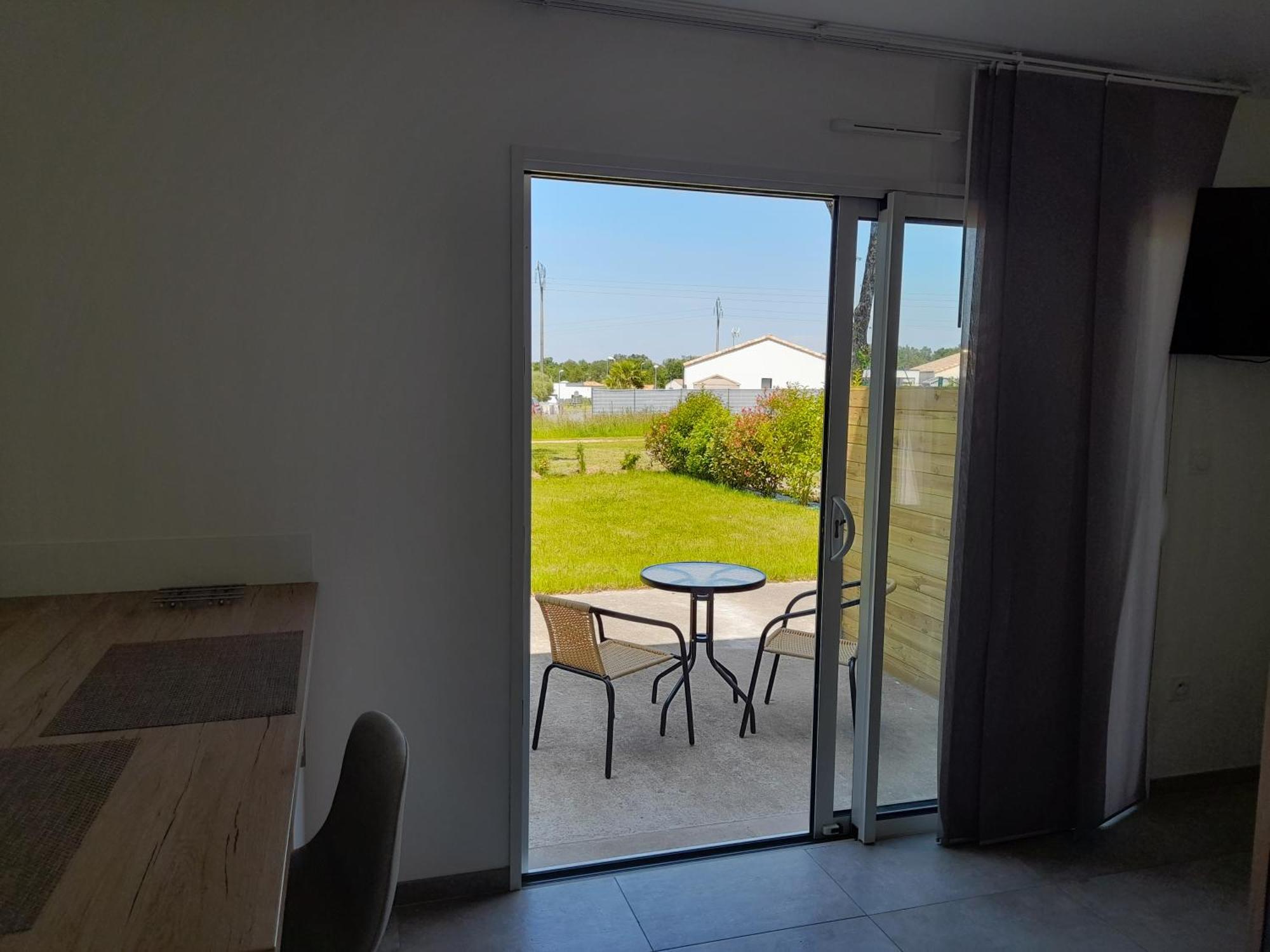 Studio Lumineux Avec Terrasse La Roche-sur-Yon Eksteriør bilde